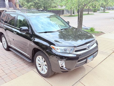 Used 2013 Toyota Highlander Limited AWD/4WD image 2