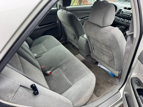 Used 2005 Toyota Camry LE image 8