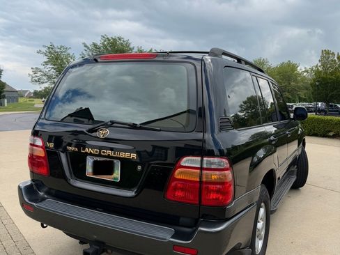 Used 1998 Toyota Land Cruiser w/ Leather Trim Pkg AWD/4WD image 6