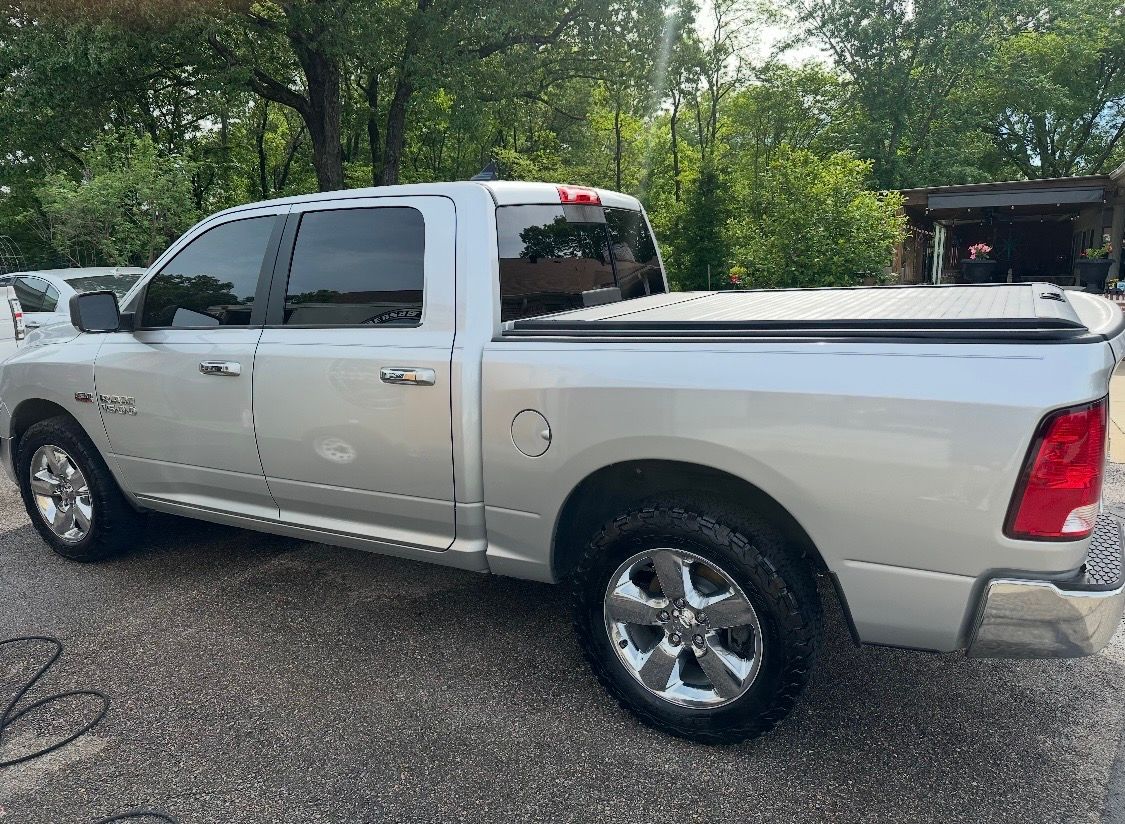 Used 2017 RAM 1500 Lone Star RWD image 2
