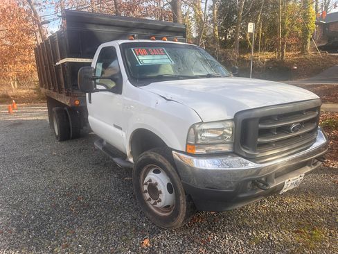 Used 2003 Ford F550 2WD Regular Cab Super Duty image 4