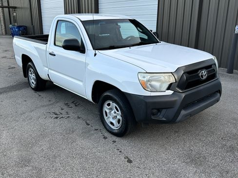 Used 2014 Toyota Tacoma Pickup 2D 6 ft image 10