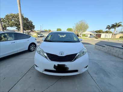 Used 2014 Toyota Sienna LE