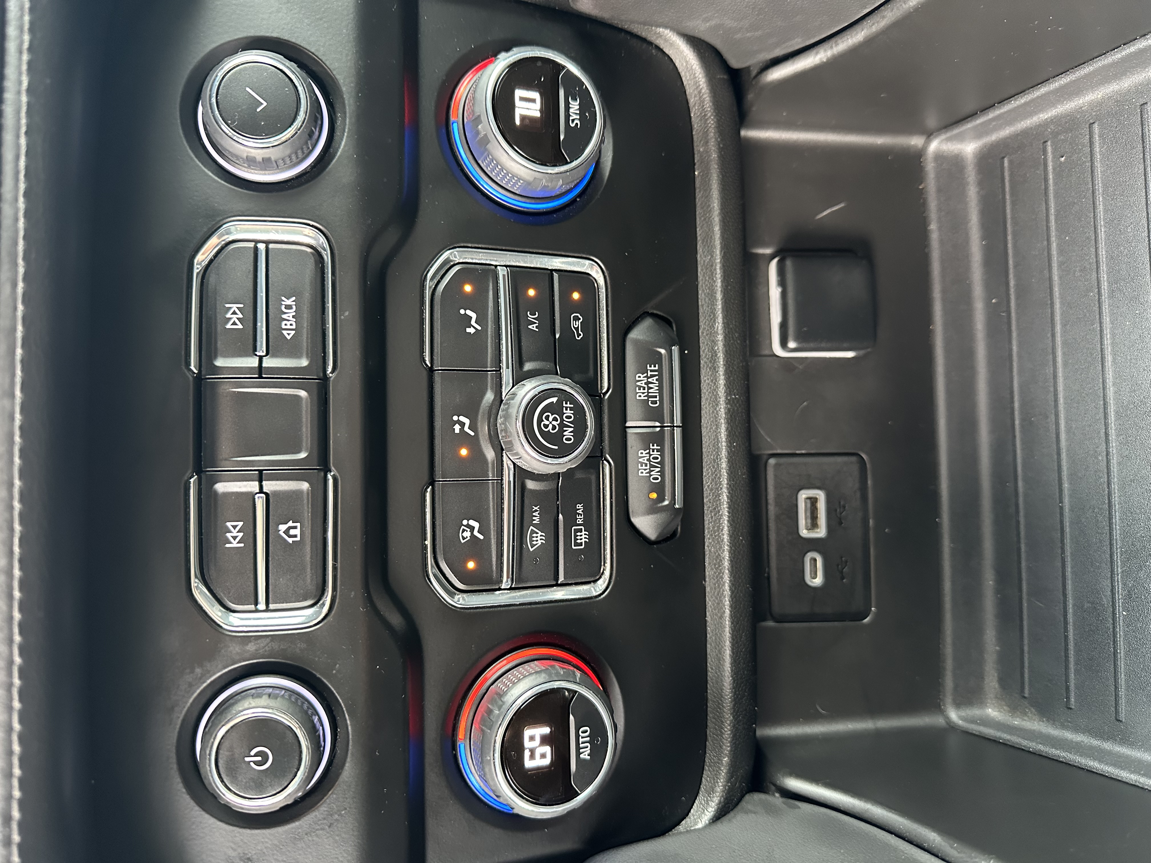Used 2022 Chevrolet Tahoe 2WD w/ Remote Keyless Entry Package image 11