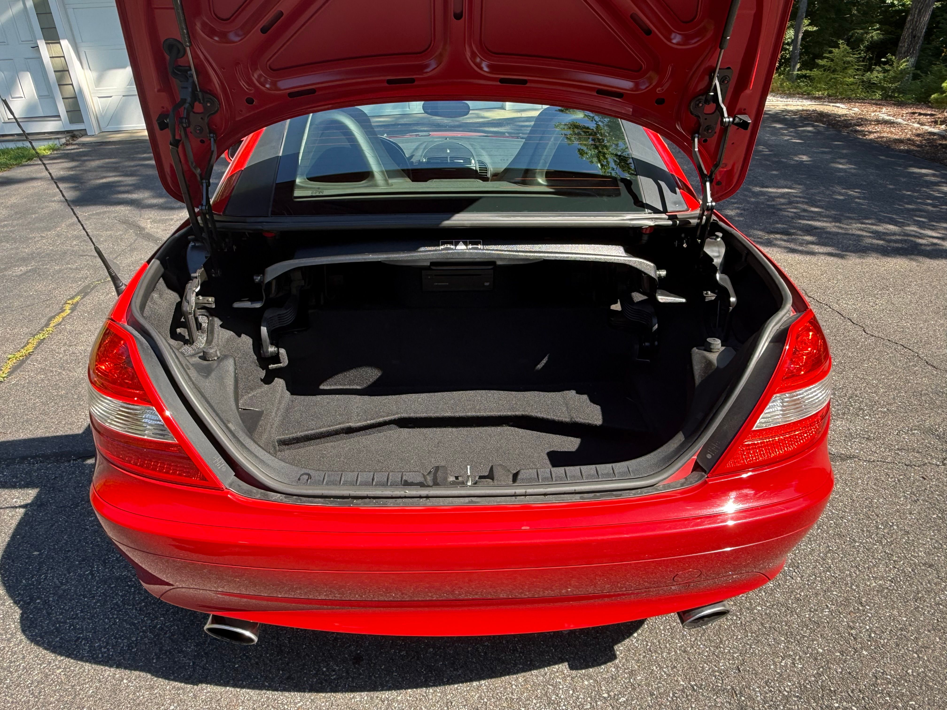 Used 2005 Mercedes-Benz SLK 350 image 8