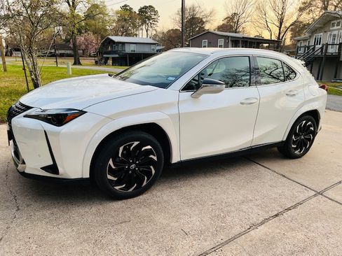 Used 2023 Lexus UX 250h AWD w/ Accessory Package (Z1) image 1