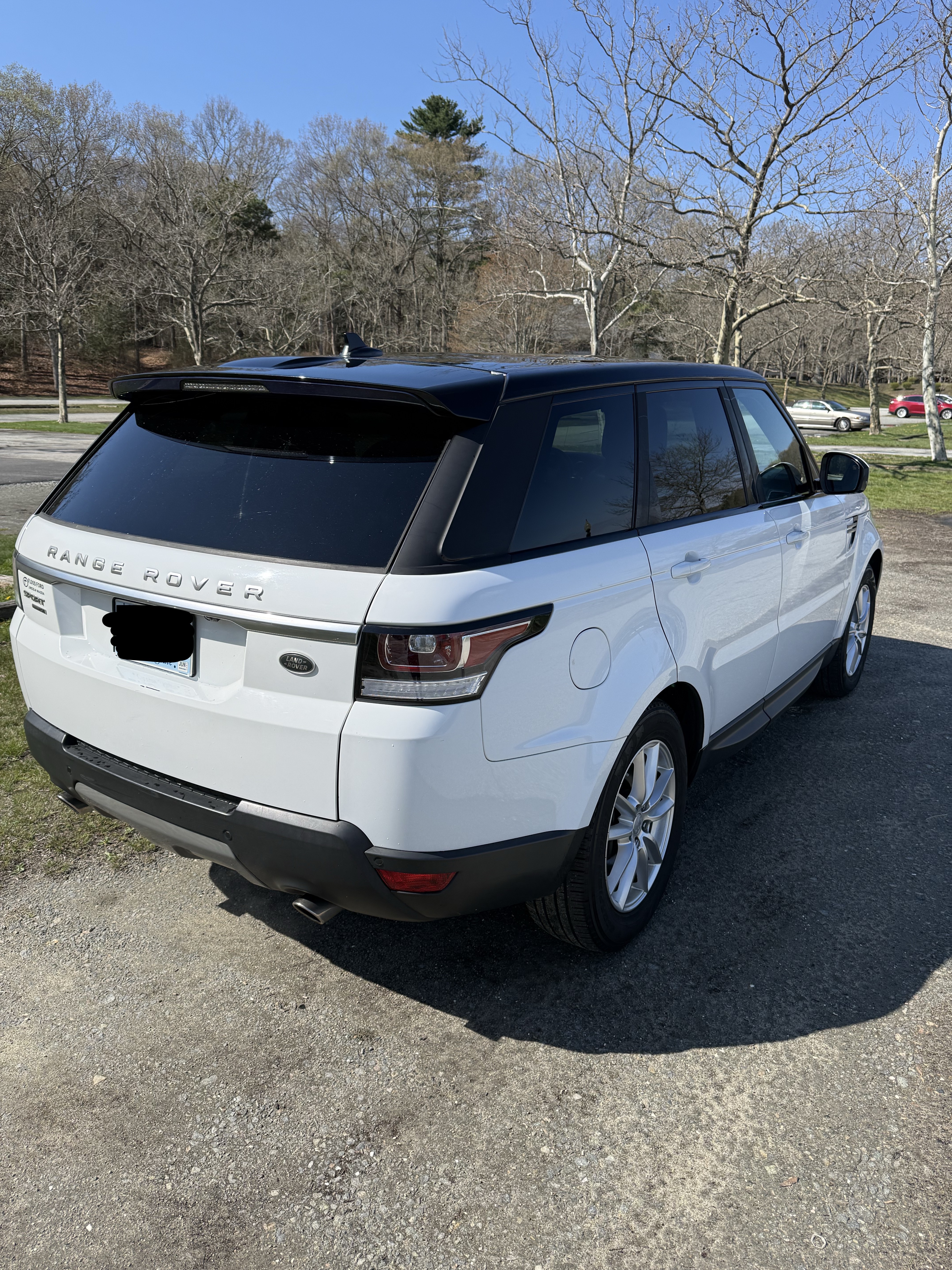 Used 2015 Land Rover Range Rover Sport SE AWD/4WD image 2