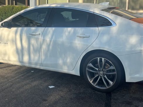 Used 2021 Chevrolet Malibu LT FWD image 4
