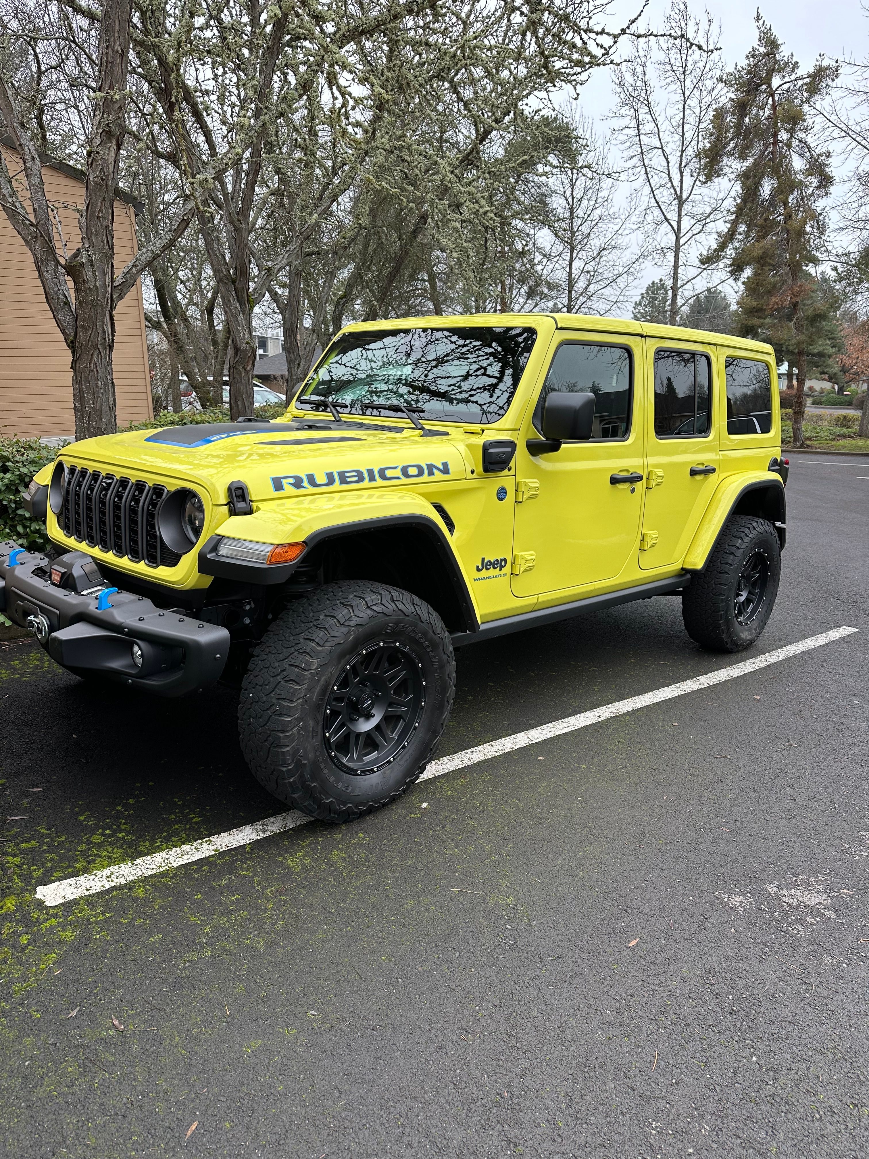 Used 2024 Jeep Wrangler Unlimited Rubicon 4xe AWD/4WD image 4