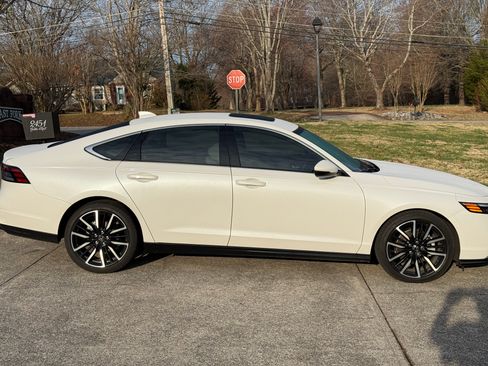 Used 2025 Honda Accord Touring image 5