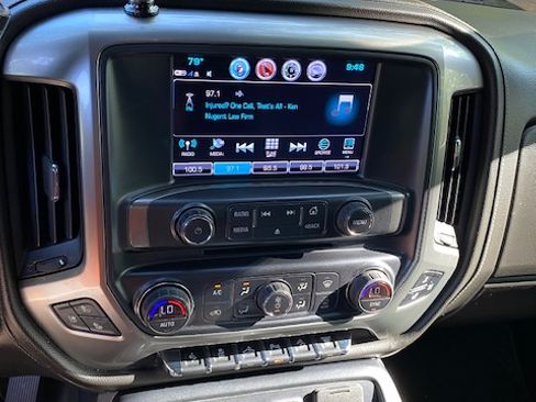 Used 2018 Chevrolet Silverado 2500 LTZ w/ Duramax Plus Package AWD/4WD image 20
