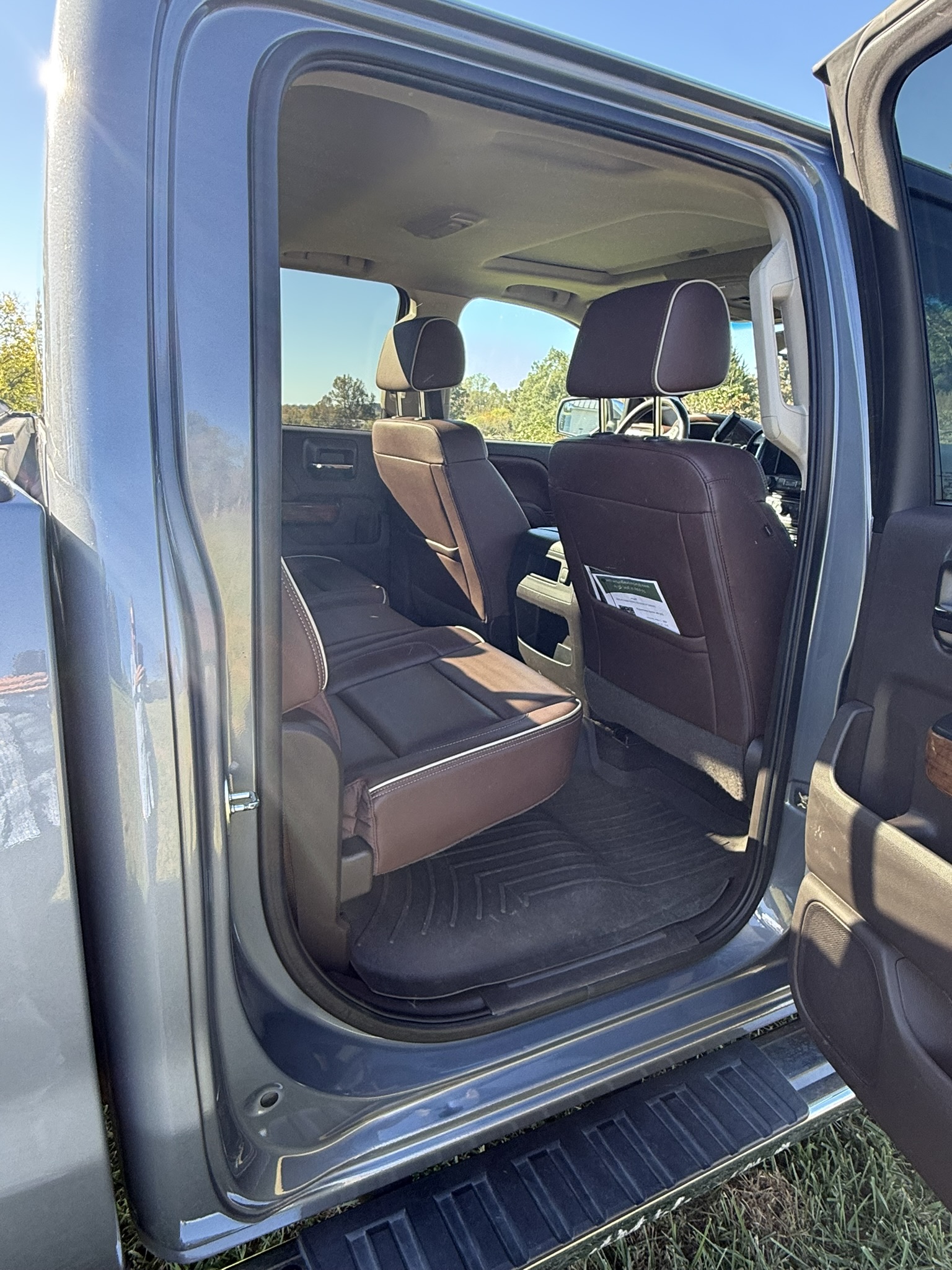 Used 2016 Chevrolet Silverado 2500 High Country w/ High Country Premium Package AWD/4WD image 9