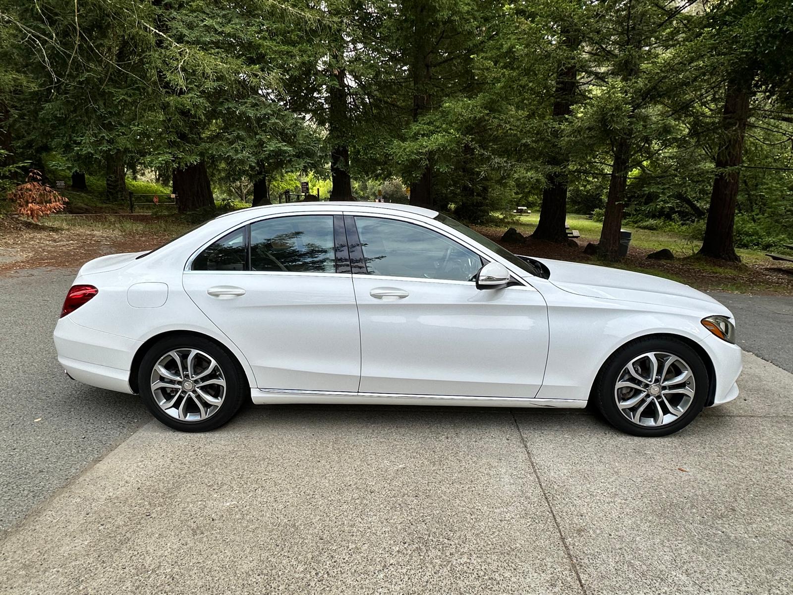 Used 2015 Mercedes-Benz C 300 Sedan image 2