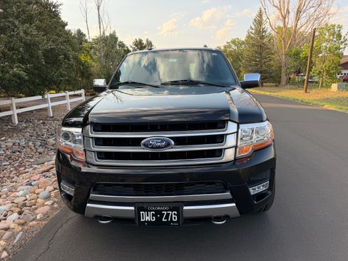 Used 2017 Ford Expedition Platinum AWD/4WD image 5
