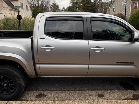 Used 2021 Toyota Tacoma SR5 image 2