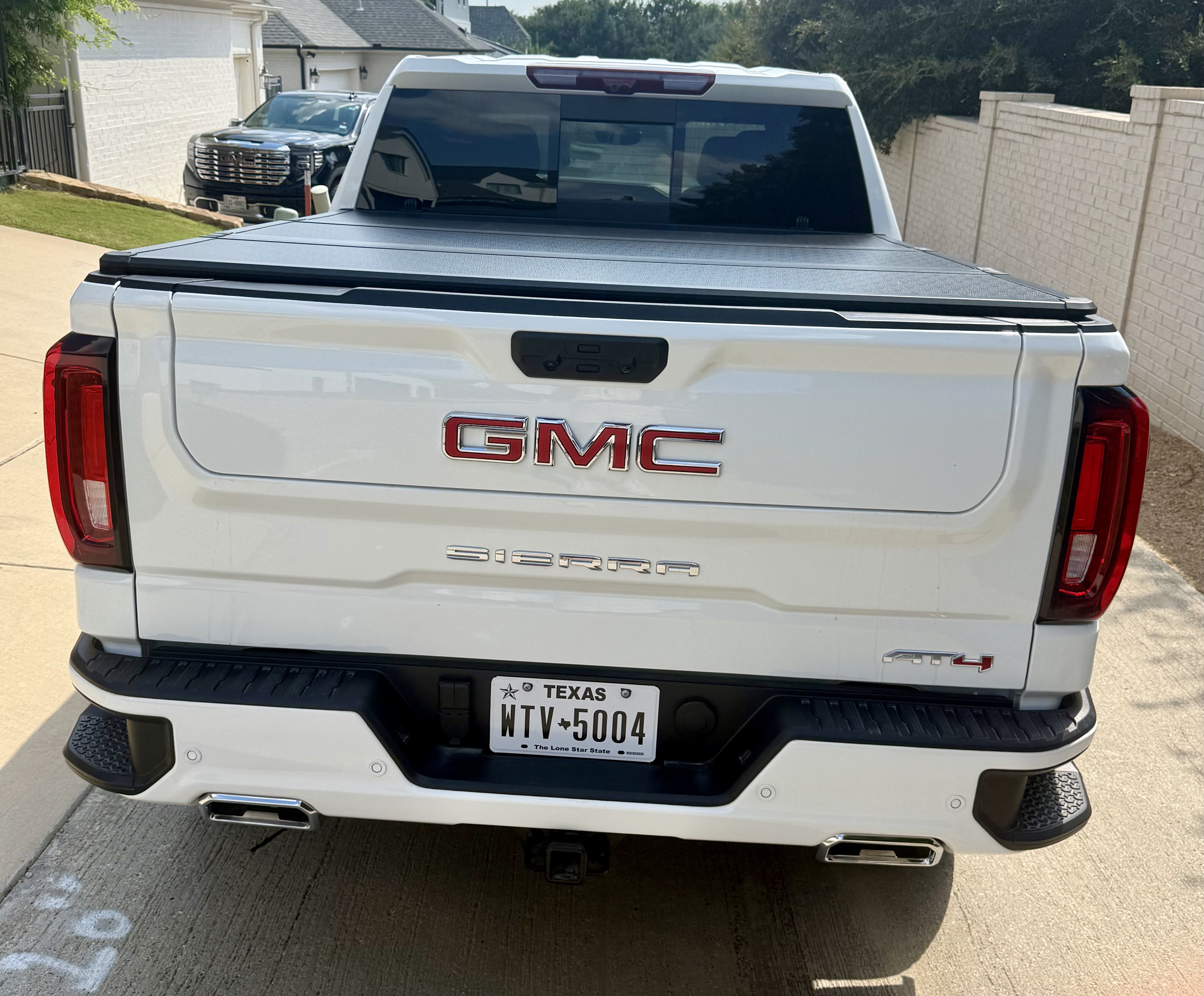 Used 2026 GMC Sierra 1500 AT4 w/ AT4 Premium Package AWD/4WD image 4
