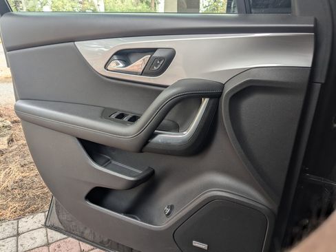 Used 2019 Chevrolet Blazer LT w/ Sun and Wheels Package image 11