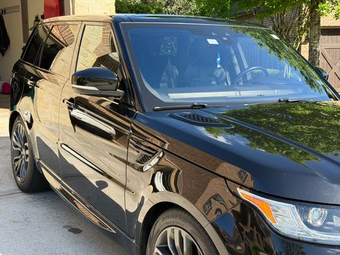 Used 2017 Land Rover Range Rover Sport HSE Dynamic image 2