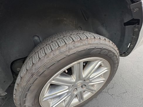 Used 2008 Chrysler Aspen Limited image 20