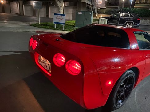 Used 2004 Chevrolet Corvette Coupe w/ Preferred Equipment Group image 8