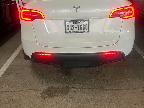 Used 2021 Tesla Model Y Long Range image 22