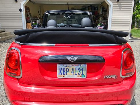 Used 2019 MINI Cooper S w/ Signature Upholstery Package FWD image 29