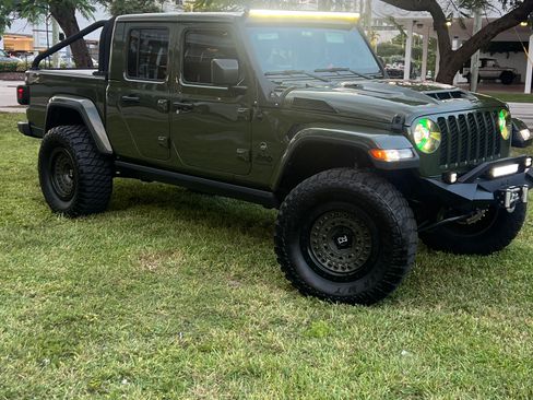 Used 2023 Jeep Gladiator Sport AWD/4WD image 23