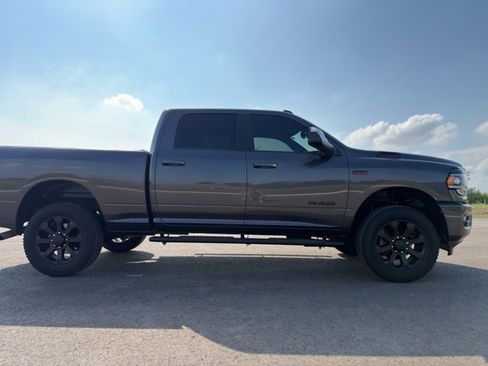 Used 2021 RAM 3500 Big Horn w/ Level B Equipment Group AWD/4WD image 2