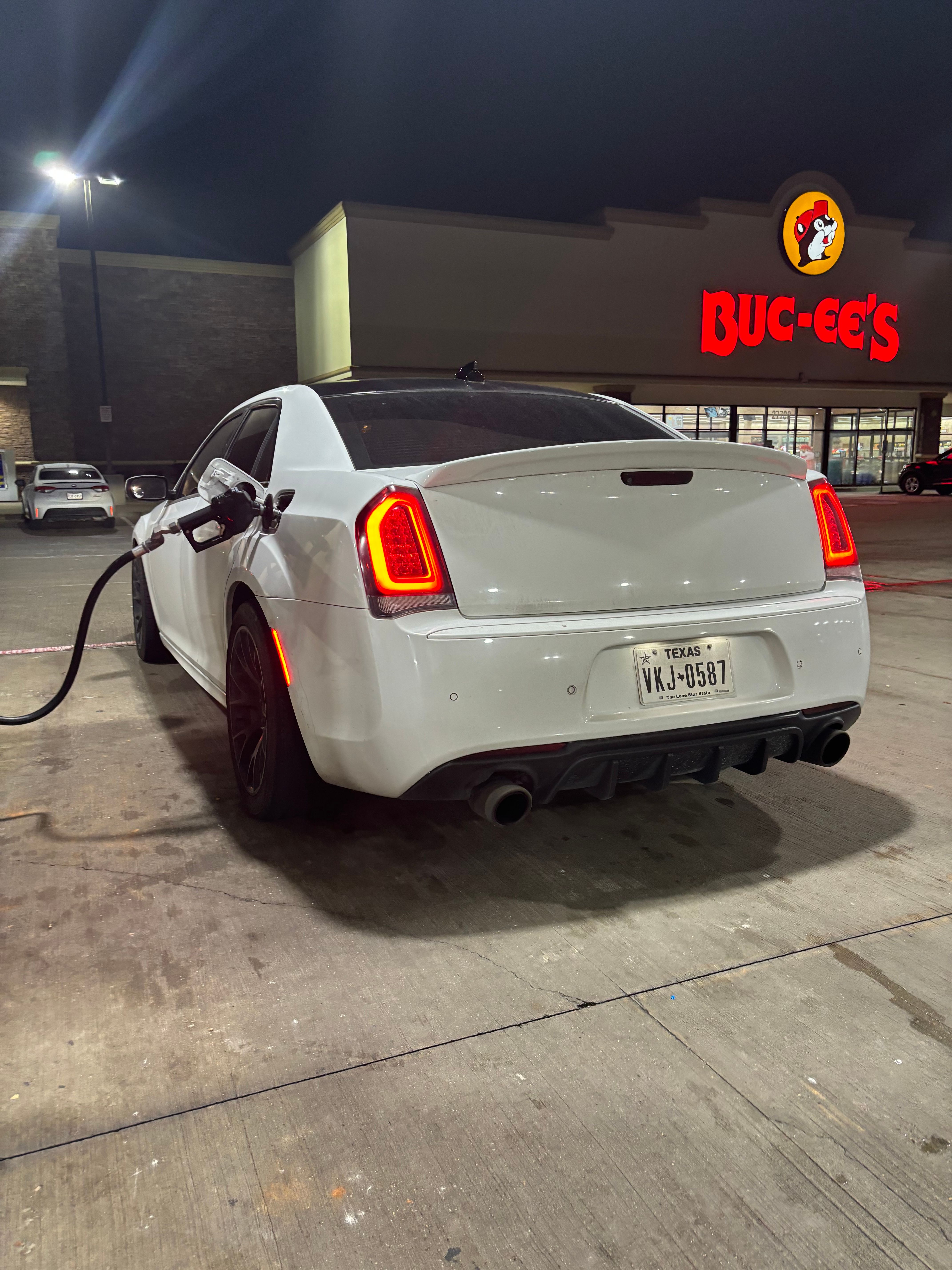 Used 2018 Chrysler 300 S w/ 300S Premium Group RWD image 15
