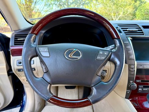 Used 2007 Lexus LS 460 RWD image 9