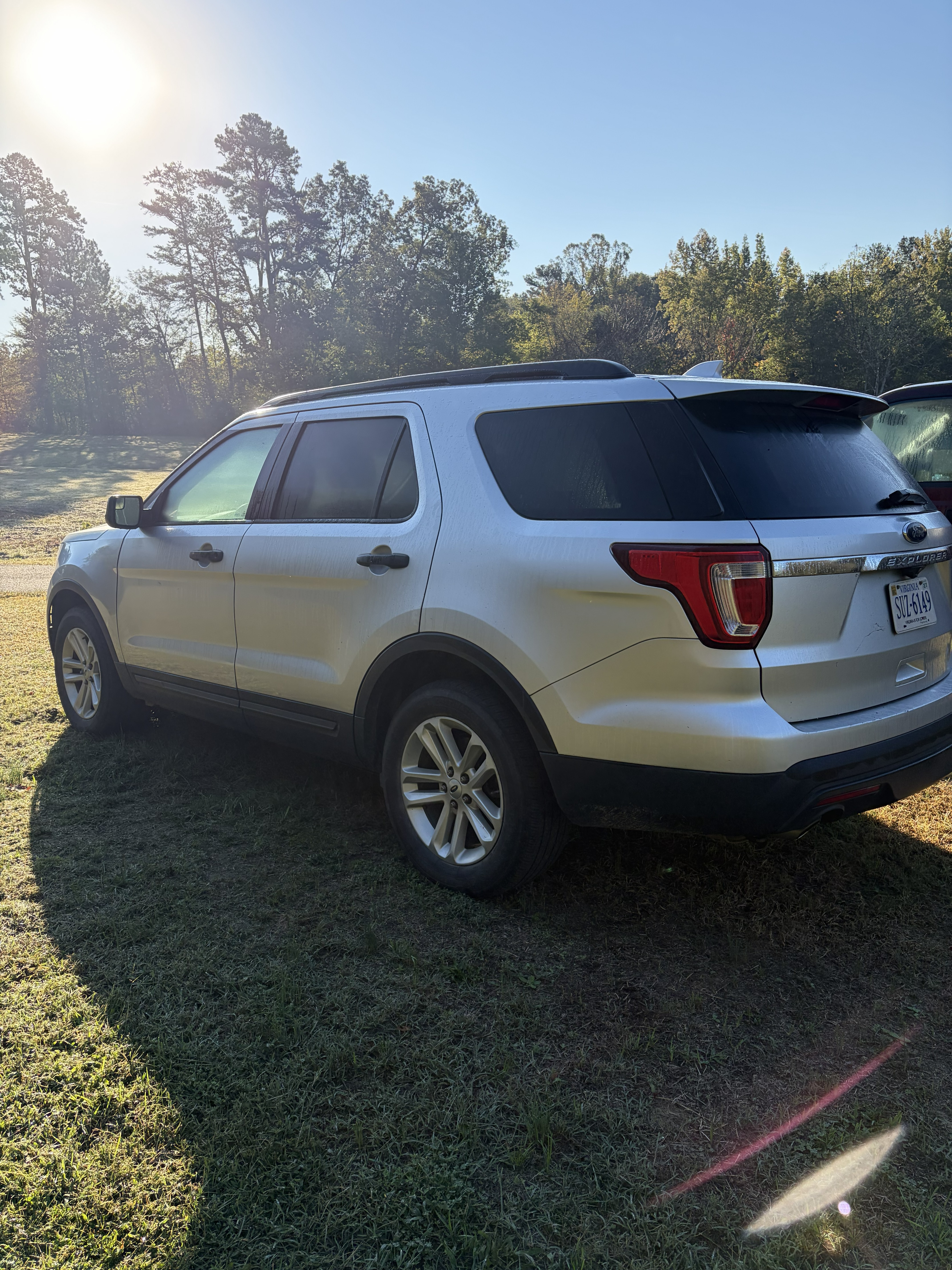 Used 2017 Ford Explorer FWD image 4