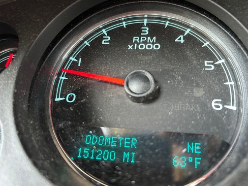 Used 2013 Chevrolet Suburban LS image 5