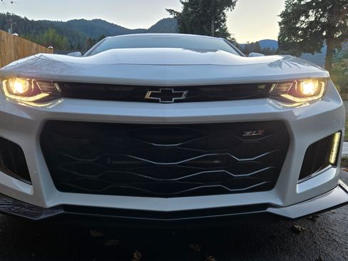 Used 2017 Chevrolet Camaro ZL1 image 2