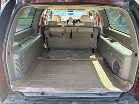 Used 2002 Chevrolet Suburban LT AWD/4WD image 16