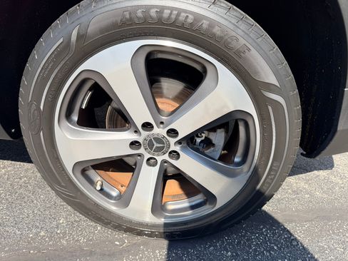Used 2018 Mercedes-Benz GLC 300 4MATIC image 14