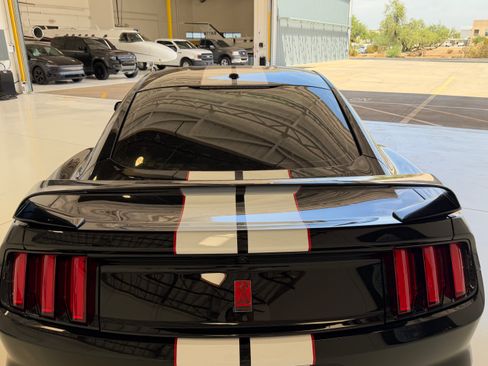 Used 2018 Ford Mustang Shelby GT350R w/ GT350R Equipment Group 920A RWD image 8