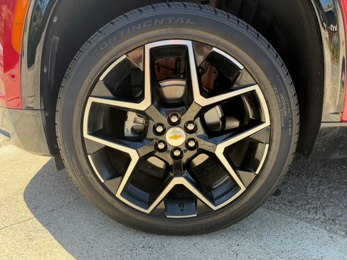 Used 2025 Chevrolet Traverse High Country w/ LPO, Floor Liner Package AWD/4WD image 10