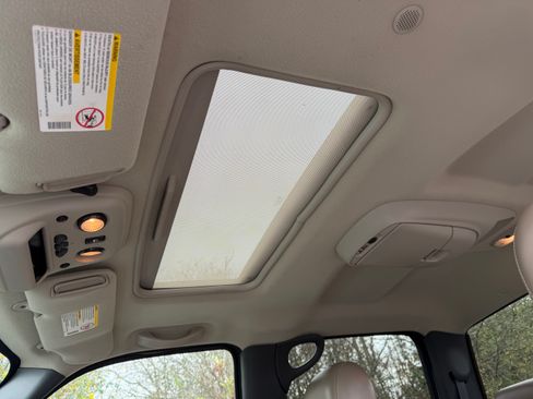 Used 2006 Chevrolet Silverado 3500 LT w/ Heavy-Duty Power Package image 10