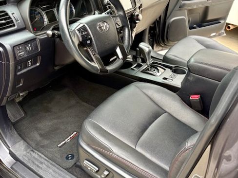 Used 2019 Toyota 4Runner TRD Off-Road Premium image 10