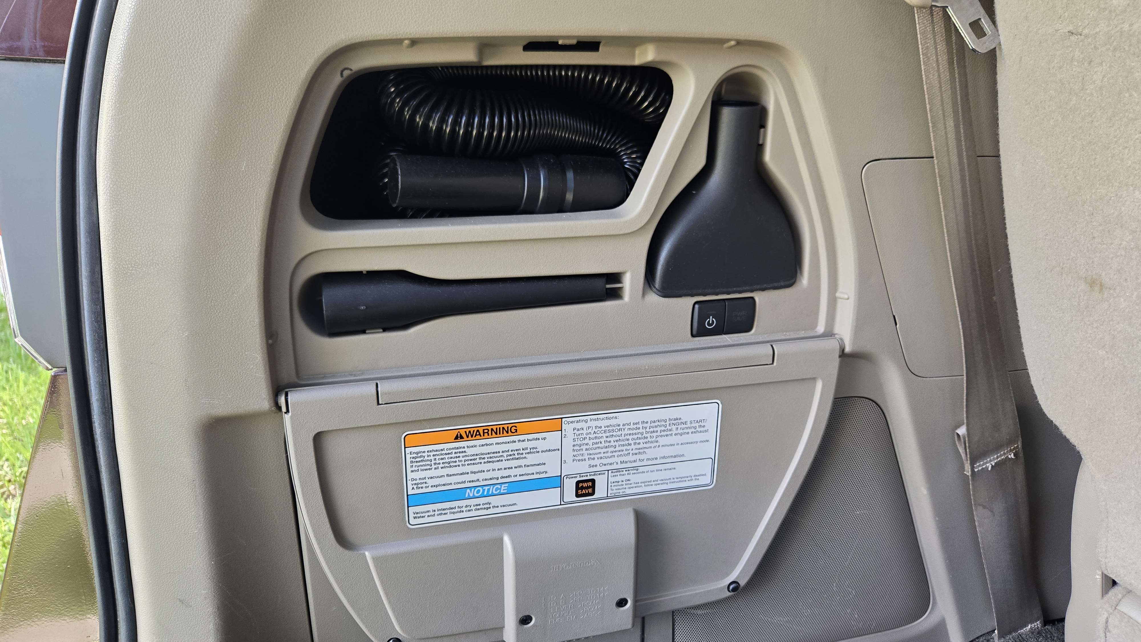 Used 2014 Honda Odyssey Touring Elite image 16