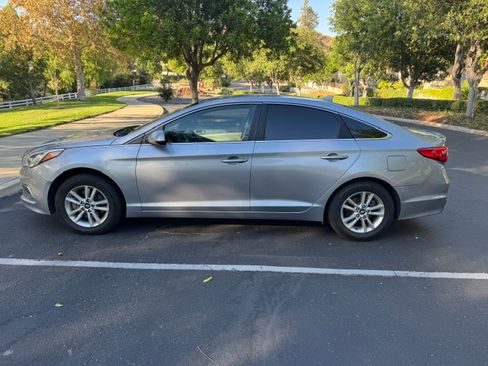 Used 2017 Hyundai Sonata SE FWD image 5