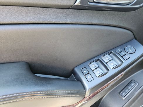 Used 2020 GMC Yukon XL SLT image 19