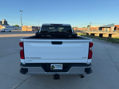 Used 2021 Chevrolet Silverado 2500 LTZ AWD/4WD image 5