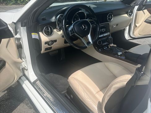 Used 2014 Mercedes-Benz SLK 250 image 10