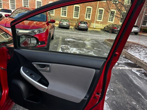 Used 2013 Toyota Prius Three image 22