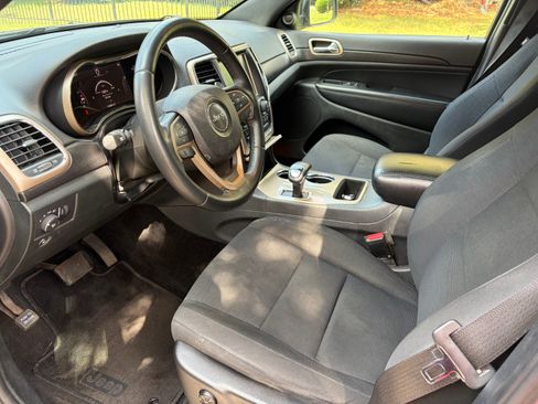 Used 2015 Jeep Grand Cherokee Laredo w/ Quick Order Package 23E RWD image 5