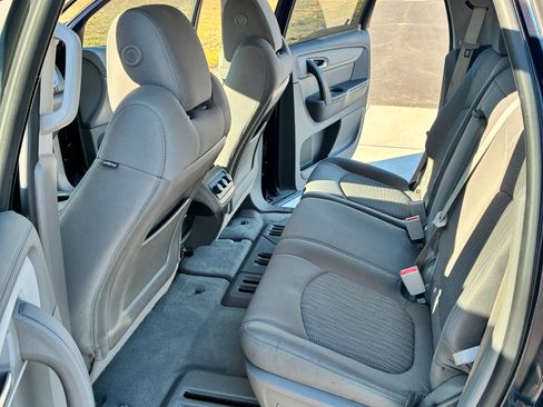 Used 2017 Chevrolet Traverse LS image 8