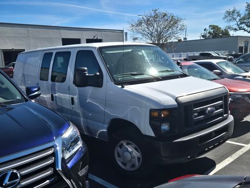Used 2013 Ford E-150 and Econoline 150 image 2