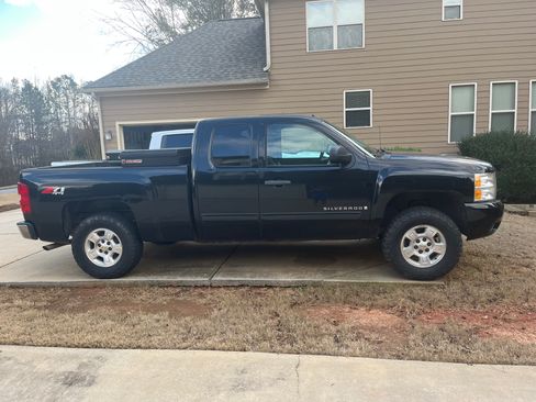 Used 2009 Chevrolet Silverado 1500 LT w/ Power Pack Plus image 2