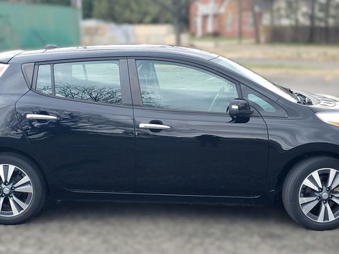 Used 2015 Nissan Leaf SL image 17